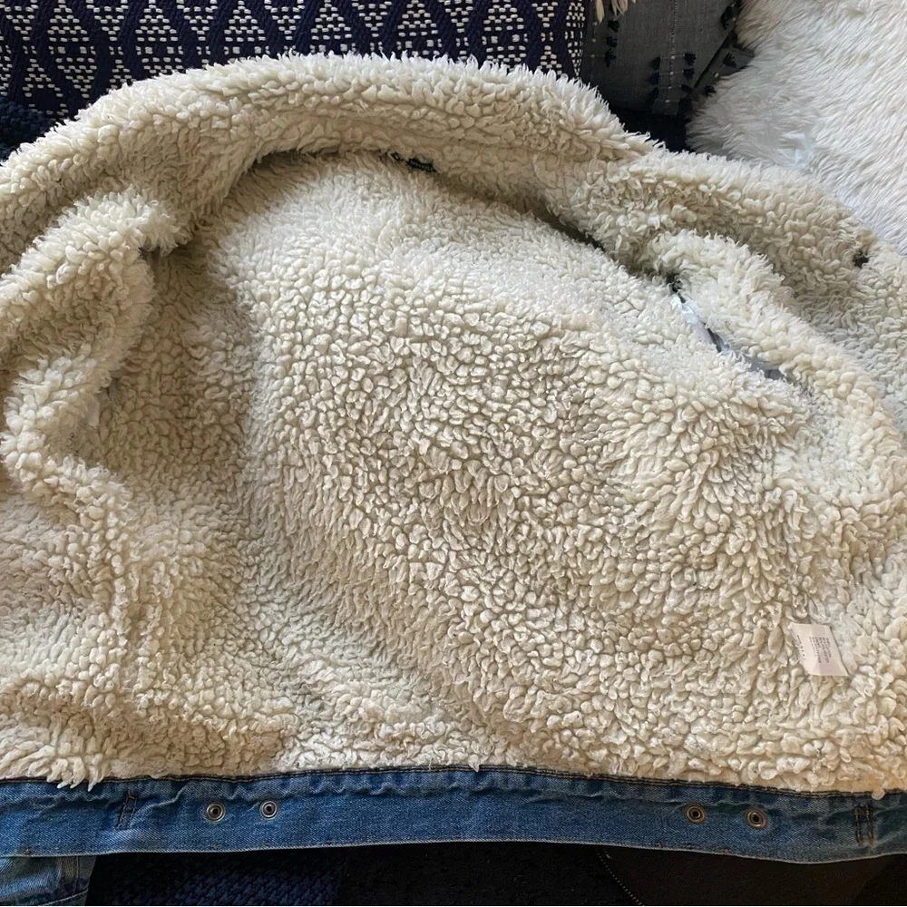 Brandy Melville Denim Jacket Sherpa Lining One Size